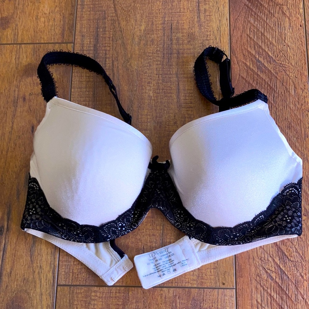 Le Mystere Contessa Bra Style 321 Off White w/Black Lace Underwired 32E 70E 85E